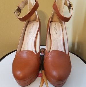 Carlyle platform pumps